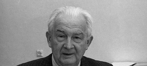 dr Andrzej Ajnenkiel
