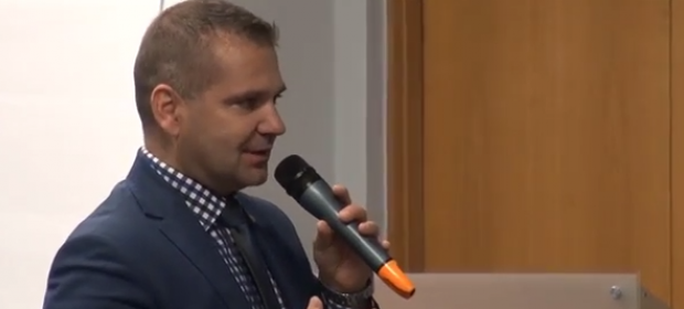 Rzecznik prasowy kontra media - videorelacja