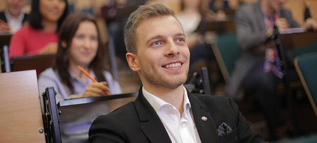 Zostań stypendystą Fundacji Uczelni Łazarskiego. Złóż wniosek do 9 października!