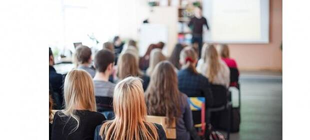Studenci z Holandii z wizytą na Uczelni Łazarskiego