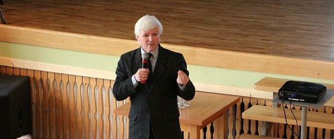Dr Jacek Sierak
