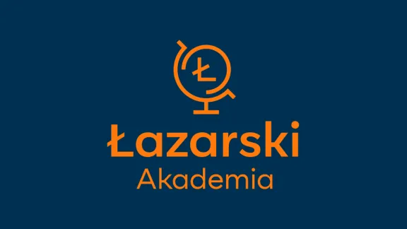 Logo Akademii Łazarskiego na niebieskim tle
