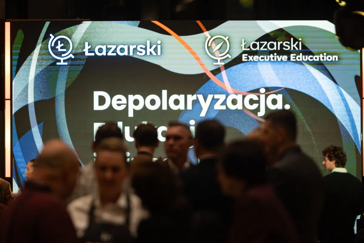 Depolaryzacja, zdjęcie z konferencji