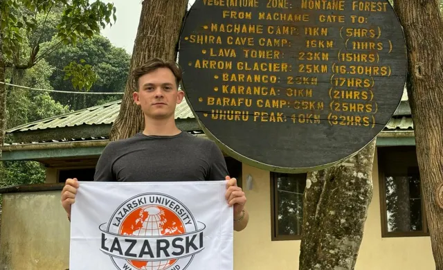 Jan Biegała Akademia Łazarskiego