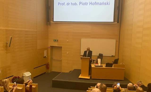 Uroczystość wręczenia księgo pamiątkowej P.Hofmańskiego