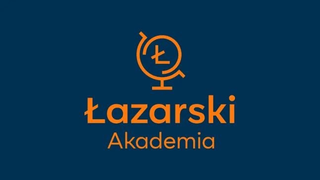 Logo Akademii Łazarskiego na niebieskim tle