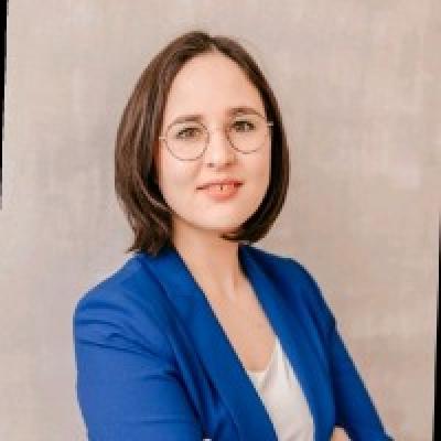 Bettina Dabrowski de Flores