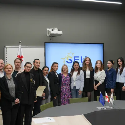 Uczelnia Łazarskiego na międzynarodowych zajęciach w ramach projektu „Troska o Jutro” w Tbilisi