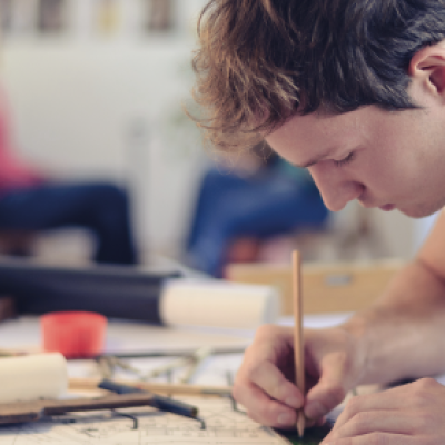 Weź udział w konkursie i zdobądź zniżkę na I rok studiów!