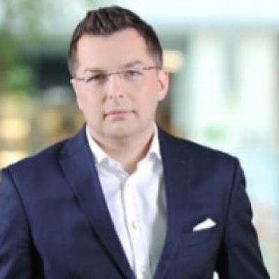 Paweł Blajer na podium w konkursie na najlepszą pracę magisterską