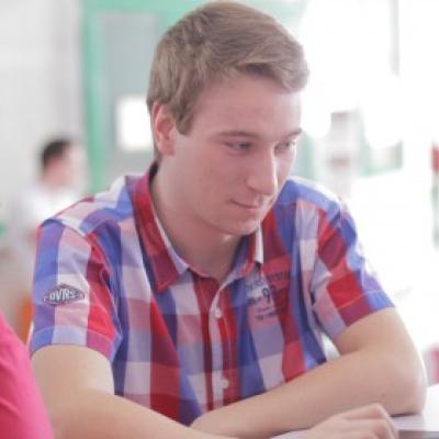 Poznaj nowych ludzi i szlifuj swój angielski! Dołącz do programu mentoringowego.