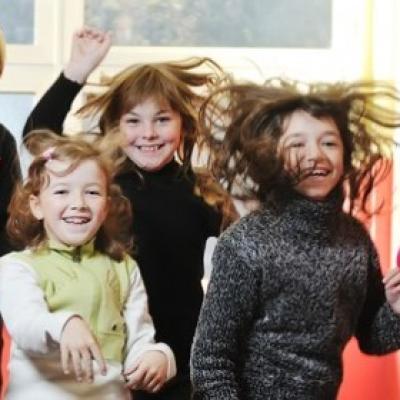 Dużo więcej niż język! Blisko, ciekawie, skutecznie! Kursy językowe dla dzieci w Łazarskim! Startują zapisy!