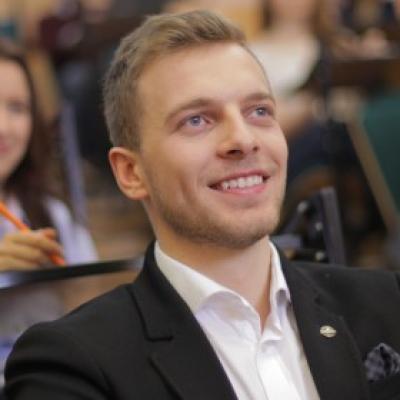 Zostań stypendystą Fundacji Uczelni Łazarskiego. Złóż wniosek do 9 października!
