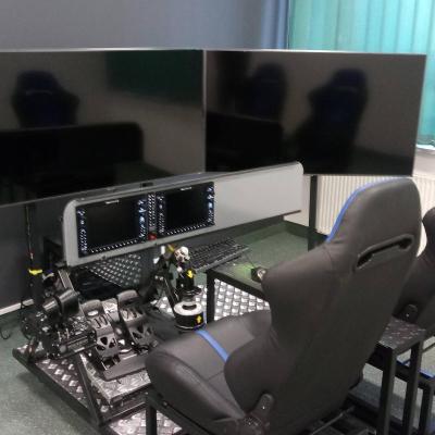 Nowoczesny symulator lotów na Łazarskim