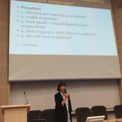 Dr Urszula Swoboda-Rydz na konferencji „Języki specjalistyczne – praktyka i teoria”