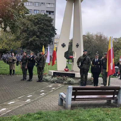 Uczelnia Łazarskiego na obchodach 75. rocznicy zakończenia walk powstańczych na Mokotowie.