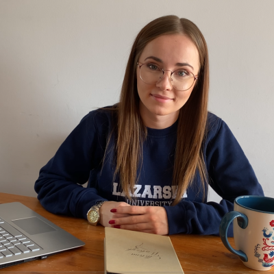 Lazarski Online #SoFarSoClose - nowy cykl  filmów o UŁa w czasach pandemii