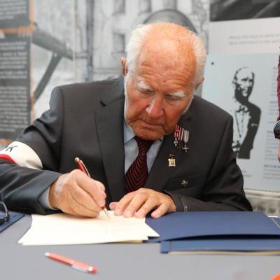 Z ogromnym żalem informujemy, że odszedł do wieczności Tadeusz Kostarski