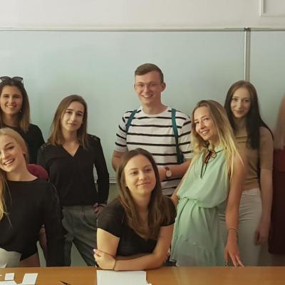 25 czerwca rozpoczynają się bezpłatne językowe wakacje dla dzieci w UŁa!