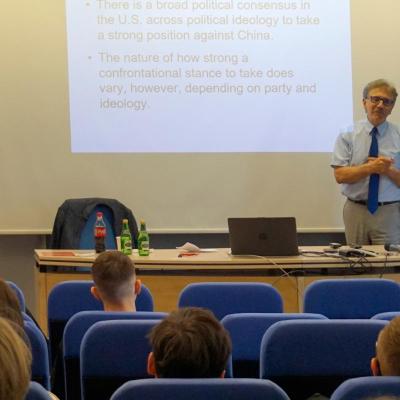 Pierwszy wykładowca z programu Fulbright Inter-Country Travel Grant odwiedził Uczelnię Łazarskiego