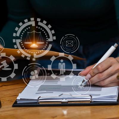 Konstytucyjne aspekty funkcjonowania administracji publicznej
