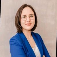 Bettina Dabrowski de Flores
