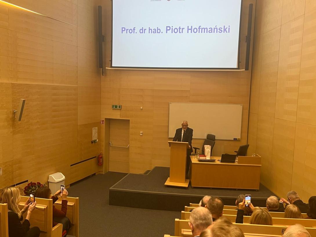 Uroczystość wręczenia księgo pamiątkowej P.Hofmańskiego