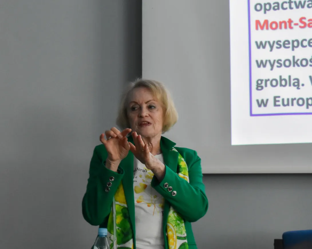 lektorka prowadząca spotkanie
