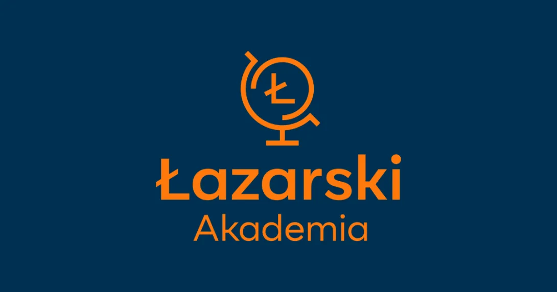 Logo Akademii Łazarskiego na niebieskim tle