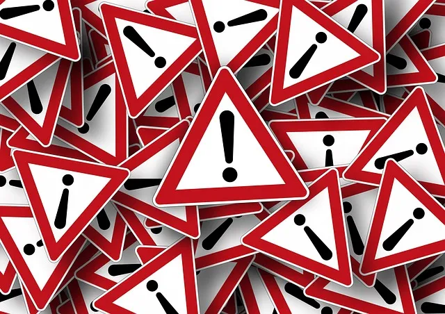 road sign 663368 640