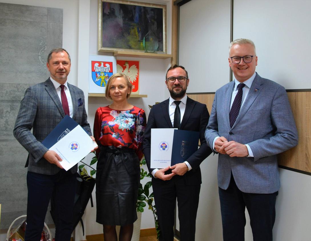 pidpisanie umowy lazarski